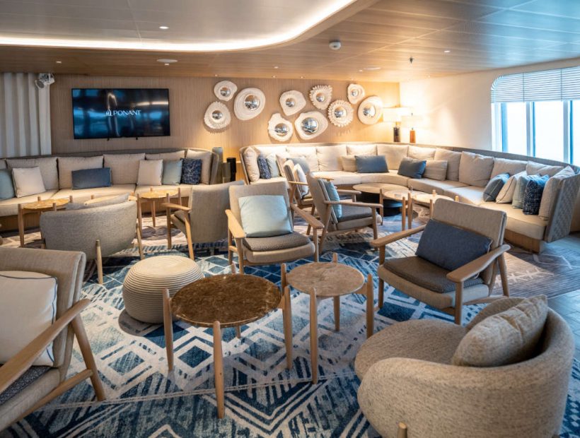 Main Lounge an Bord der Ponant Explorer Schiffe