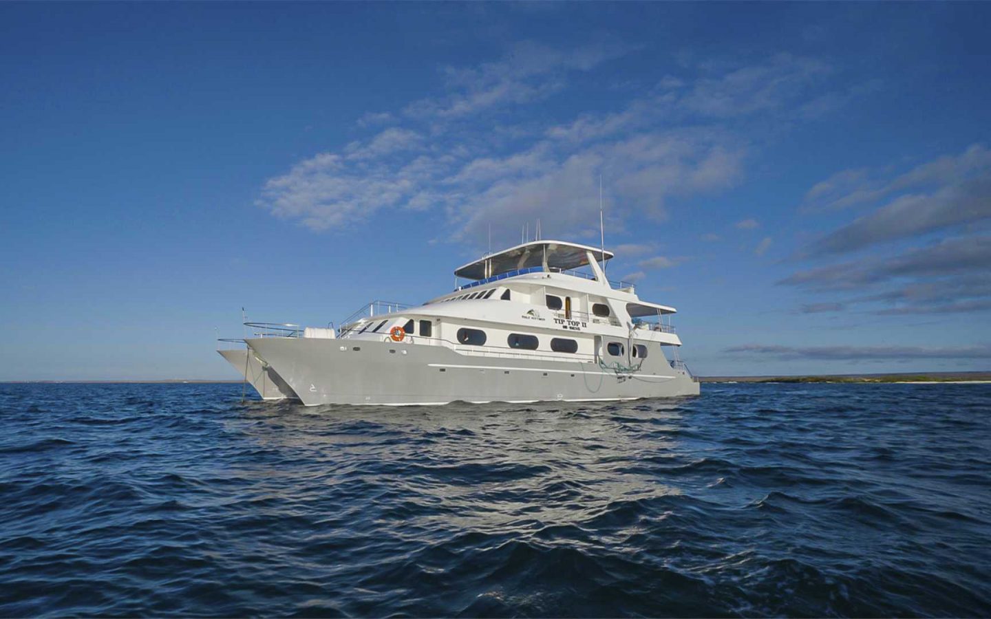 Tip Top II vor Galapagos