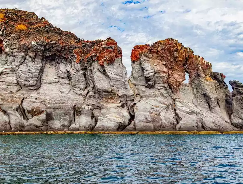 Felsformation auf Isla Coronado in der Bahia California
