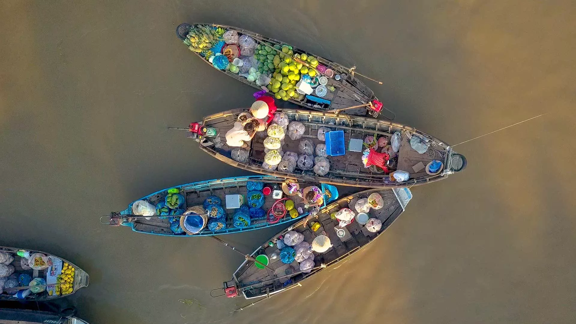 Schwimmender Markt auf dem Mekong