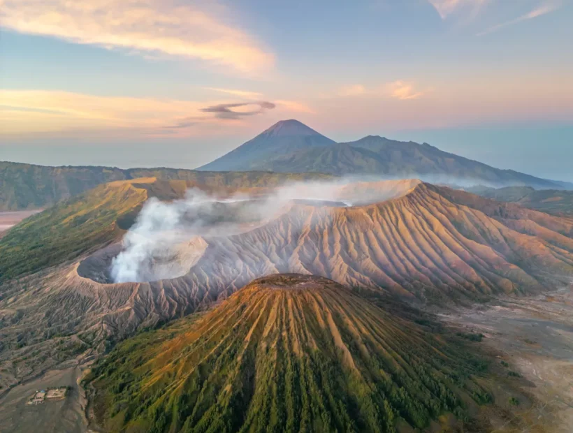 Inseln, Städte und Vulkane Indonesiens